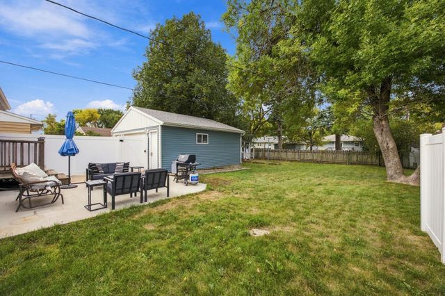 1409 18th Street S, Fargo, ND 58103