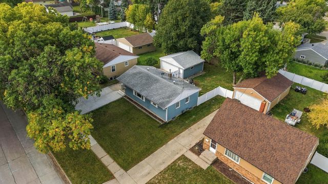1409 18th Street S, Fargo, ND 58103