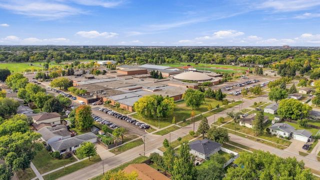 1409 18th Street S, Fargo, ND 58103