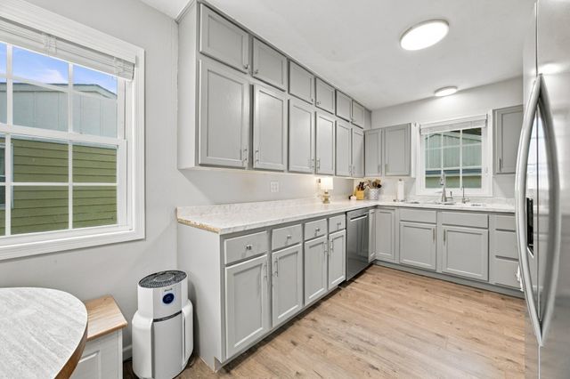 1409 18th Street S, Fargo, ND 58103