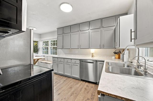 1409 18th Street S, Fargo, ND 58103