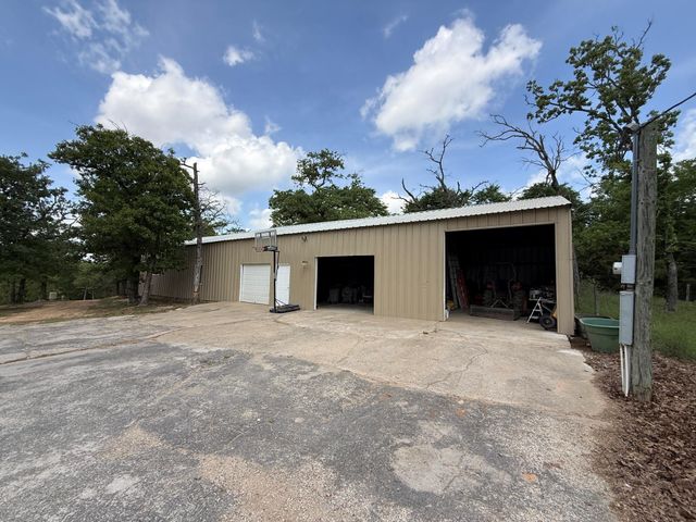 740 Bridget Avenue, Buffalo, TX 75831