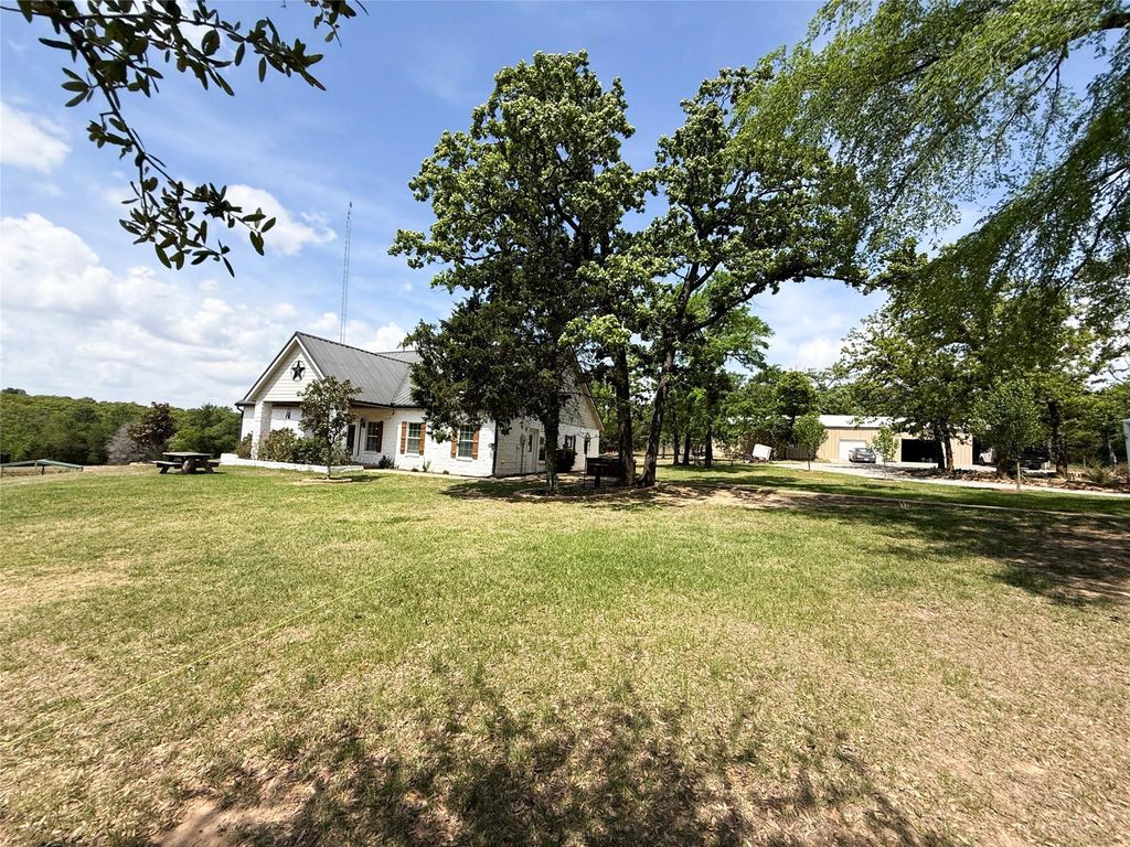 740 Bridget Avenue, Buffalo, TX 75831