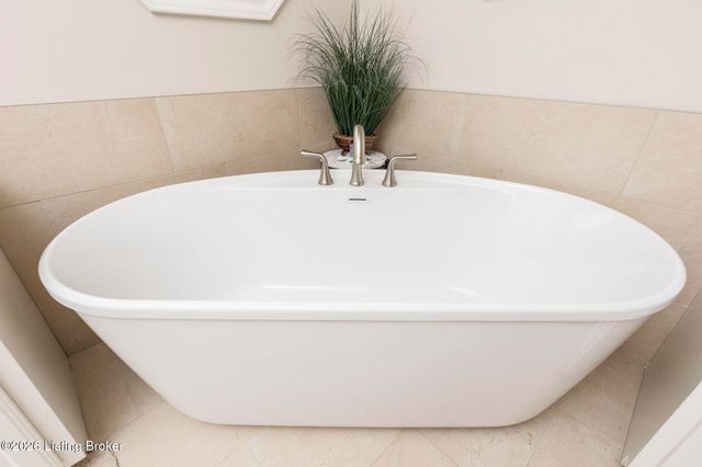 1614 Night Hawk Ct, Louisville, KY 40223