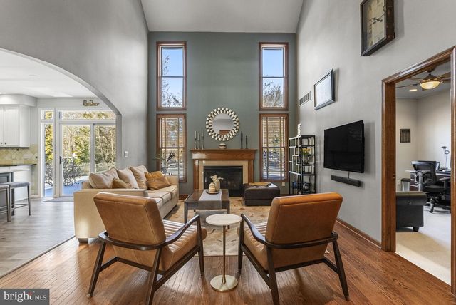 5 TARA DR, Mount Laurel, NJ 08054