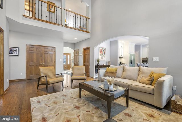 5 TARA DR, Mount Laurel, NJ 08054