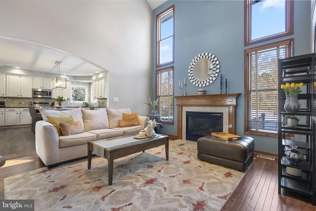 5 TARA DR, Mount Laurel, NJ 08054