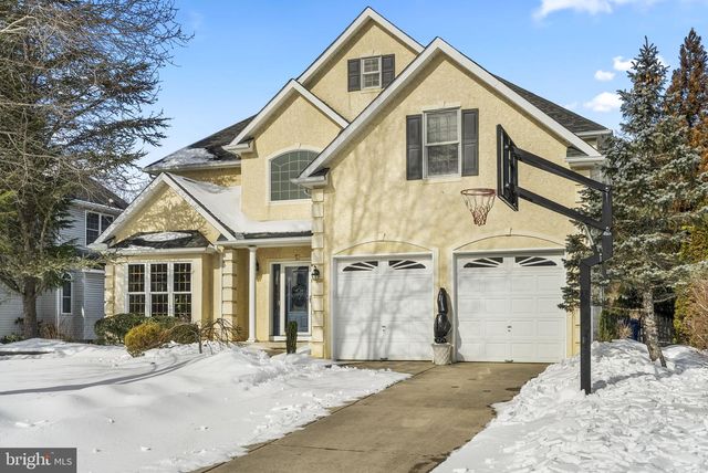 5 TARA DR, Mount Laurel, NJ 08054