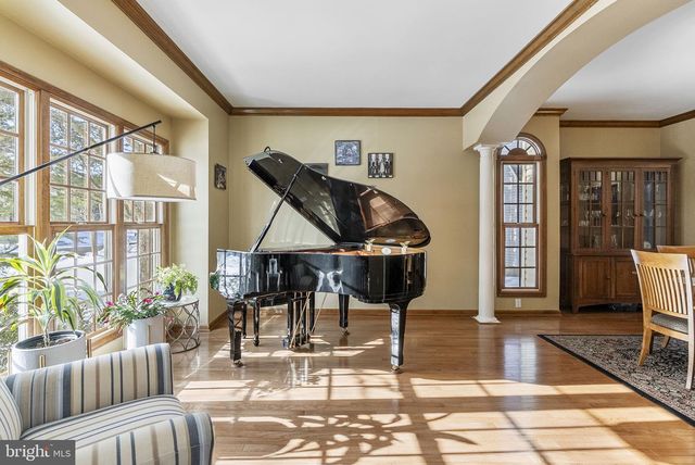 5 TARA DR, Mount Laurel, NJ 08054