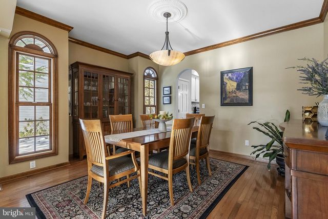 5 TARA DR, Mount Laurel, NJ 08054