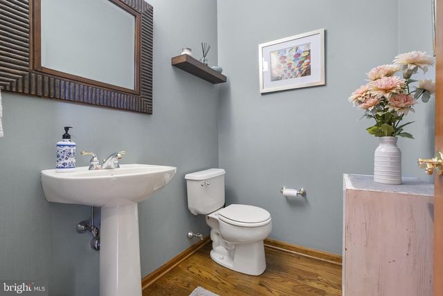 5 TARA DR, Mount Laurel, NJ 08054