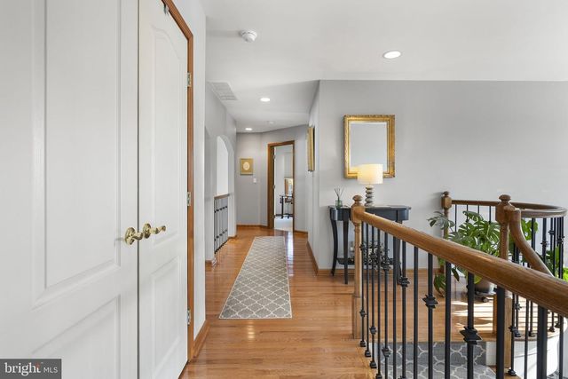 5 TARA DR, Mount Laurel, NJ 08054