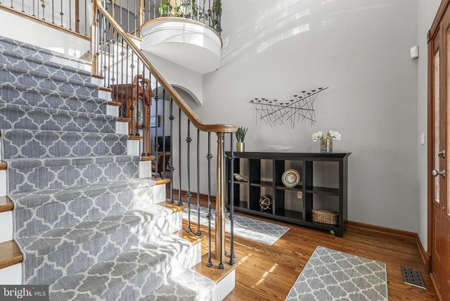 5 TARA DR, Mount Laurel, NJ 08054