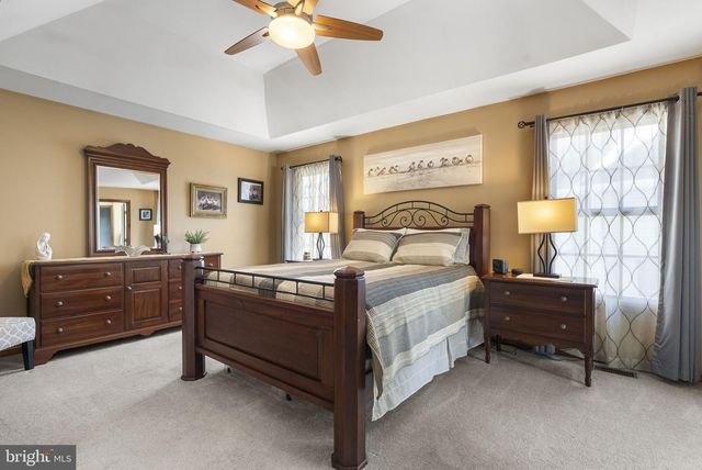 5 TARA DR, Mount Laurel, NJ 08054