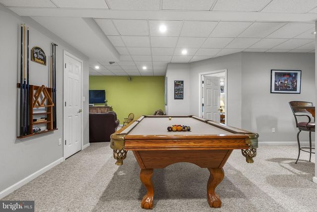 5 TARA DR, Mount Laurel, NJ 08054