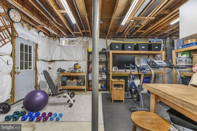 5 TARA DR, Mount Laurel, NJ 08054