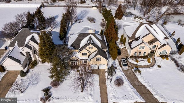 5 TARA DR, Mount Laurel, NJ 08054