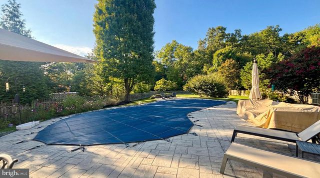 5 TARA DR, Mount Laurel, NJ 08054