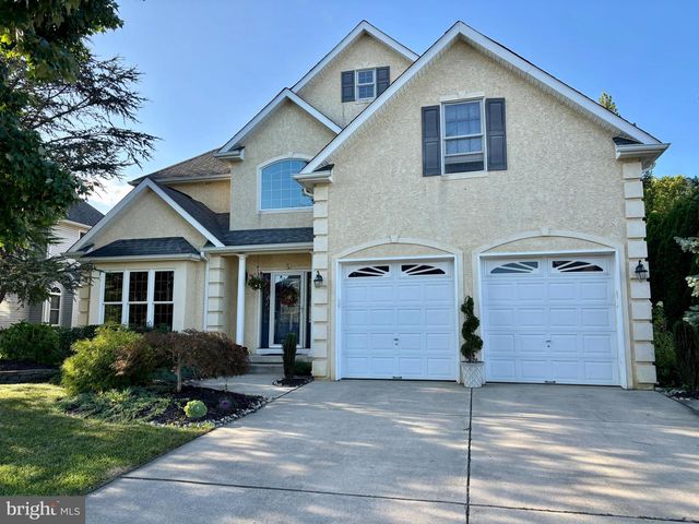 5 TARA DR, Mount Laurel, NJ 08054