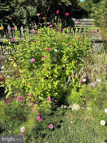 5 TARA DR, Mount Laurel, NJ 08054