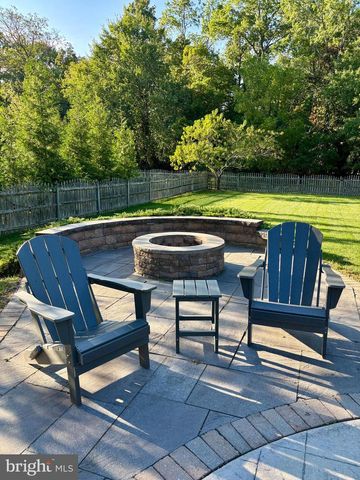 5 TARA DR, Mount Laurel, NJ 08054