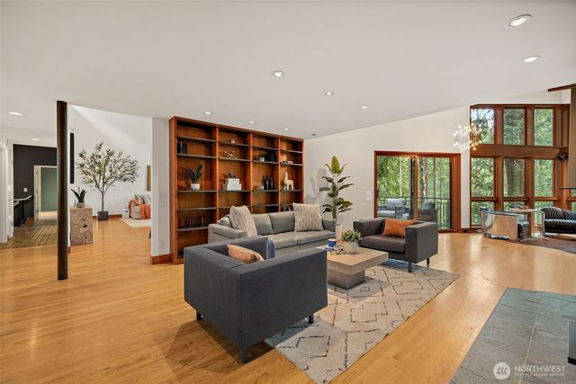 3518 129th Avenue NE, Bellevue, WA 98005