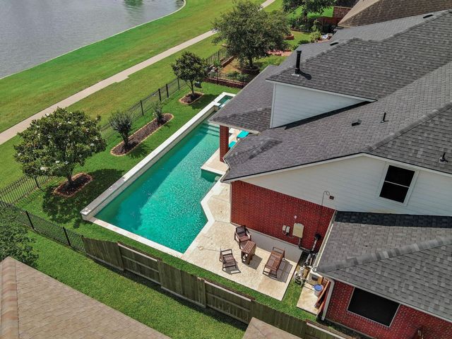 17226 Elverson Oaks Drive, Tomball, TX 77377