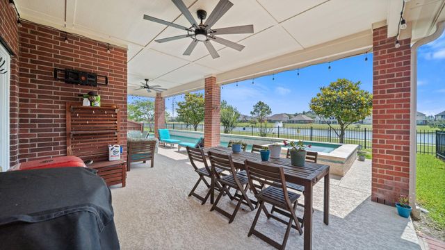 17226 Elverson Oaks Drive, Tomball, TX 77377