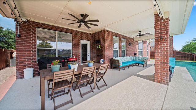 17226 Elverson Oaks Drive, Tomball, TX 77377