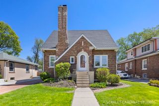 153 S Lombard Avenue, Lombard, IL 60148