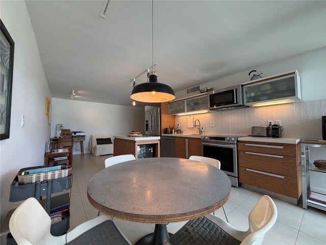 1301 River Reach Drive 306, Fort Lauderdale, FL 33315