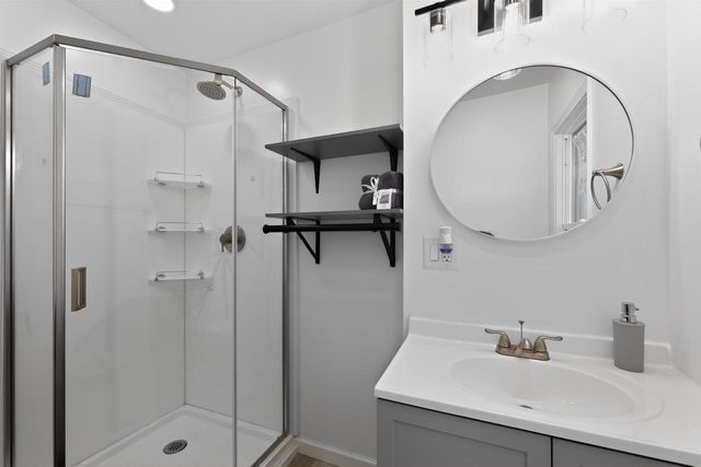 6616 20TH Avenue, Kenosha, WI 53143