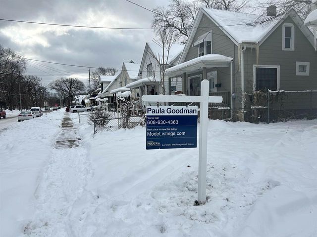 6616 20TH Avenue, Kenosha, WI 53143