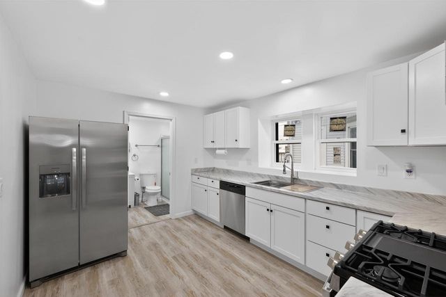 6616 20TH Avenue, Kenosha, WI 53143