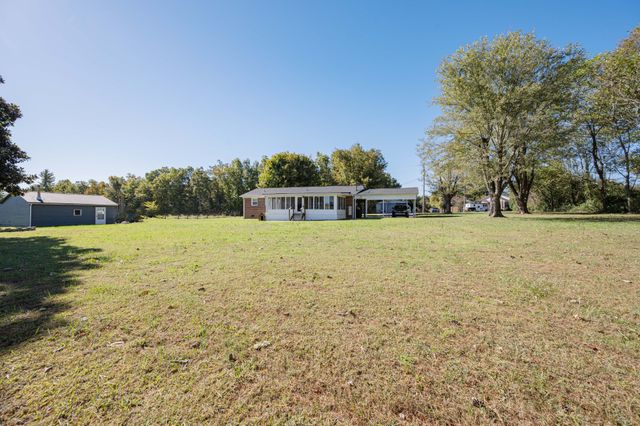 49 Bush Rd, Bradyville, TN 37026