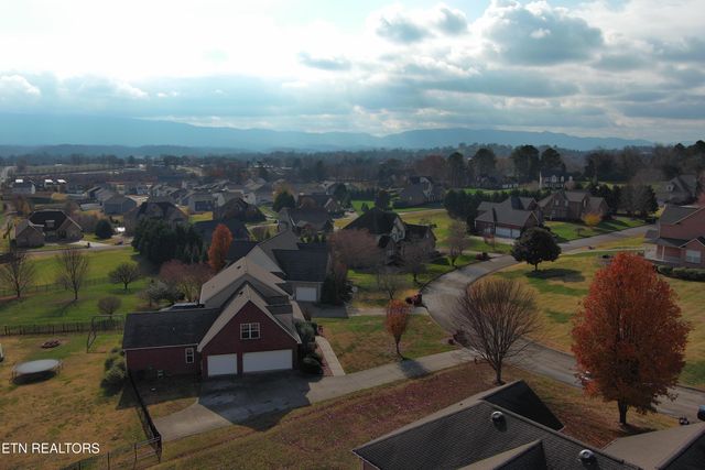 730 Deep Woods Lane, Seymour, TN 37865