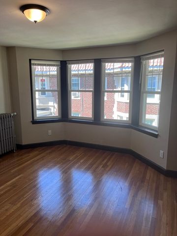39 Richardson Ave 15, Wakefield, MA 01880