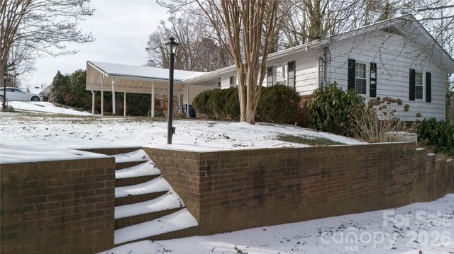 40 Forest Avenue, Granite Falls, NC 28630