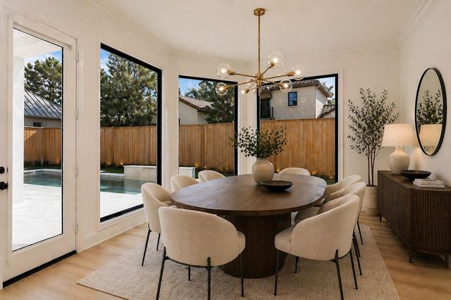 10 Libretto Court, The Woodlands, TX 77382