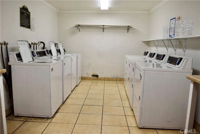 24525 W Trevino Drive U2, Valencia, CA 91355