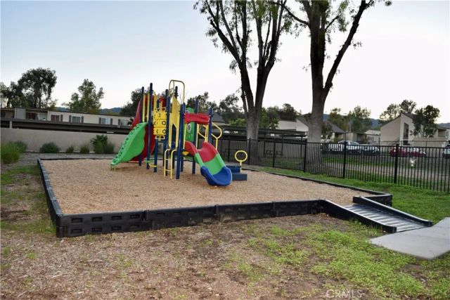 24525 W Trevino Drive U2, Valencia, CA 91355