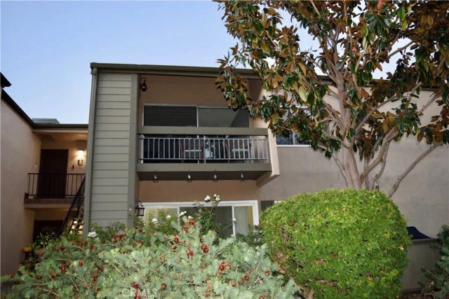 24525 W Trevino Drive U2, Valencia, CA 91355