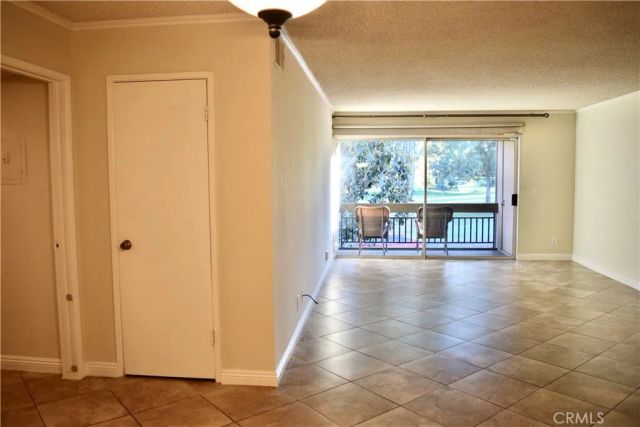 24525 W Trevino Drive U2, Valencia, CA 91355