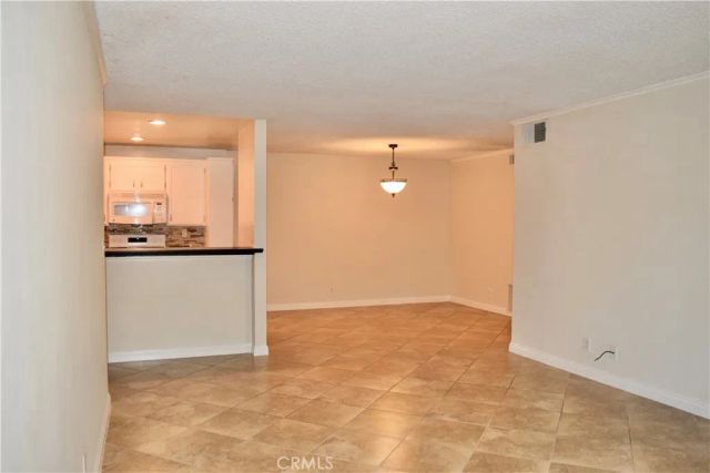 24525 W Trevino Drive U2, Valencia, CA 91355