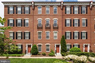 303 SURGEON GENERALS CT, Philadelphia, PA 19146