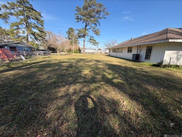 1771 N Woodcrest Ave, Denham Springs, LA 70726