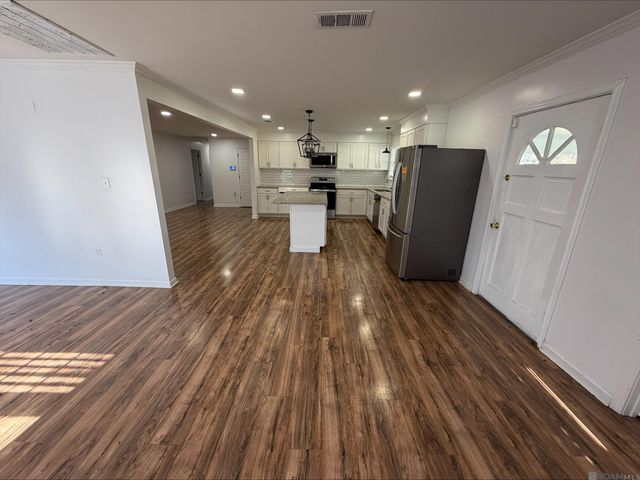 1771 N Woodcrest Ave, Denham Springs, LA 70726