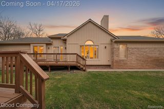 21650 River Ridge Trail, Farmington Hills, MI 48335