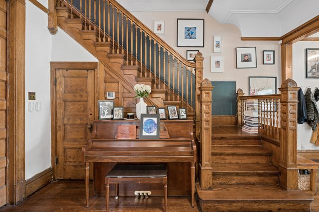 4451 S Ellis Avenue, Chicago, IL 60653