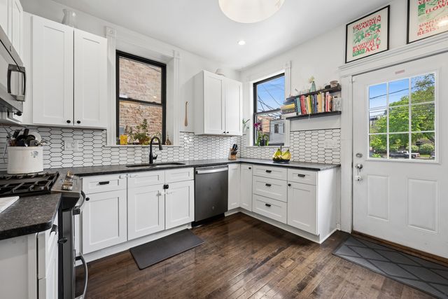 4451 S Ellis Avenue, Chicago, IL 60653